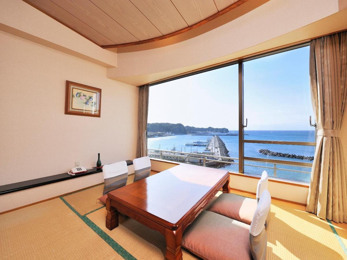 Mikazuki Sea-Park Hotel Katsuura คัตสึอุระ ภายนอก รูปภาพ